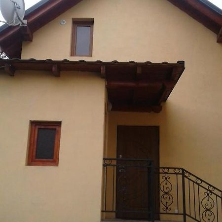 Dva Opryshka Villa Yaremche Bagian luar foto